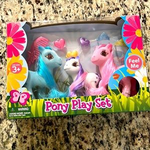 New Colorful Pony Play Set with Assorted accessories NIB